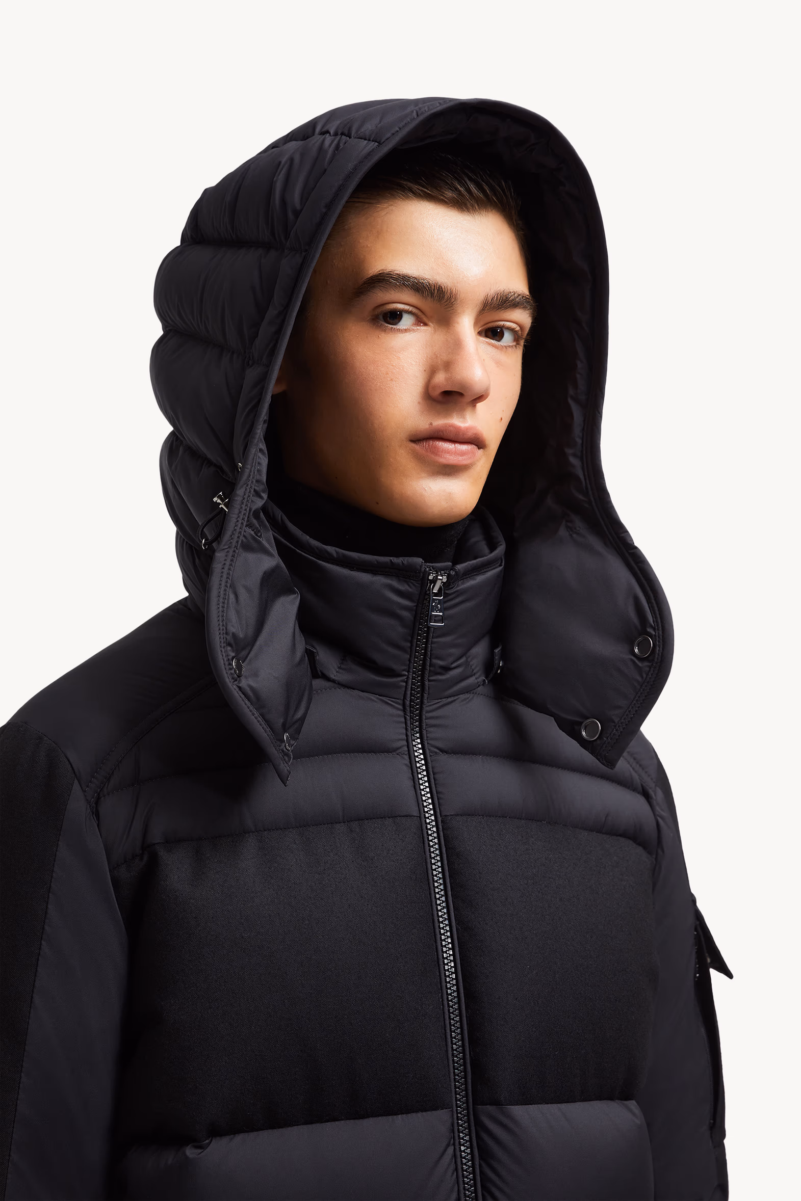 Doudoune courte à capuche Barbustel Hommes Noir Moncler 4